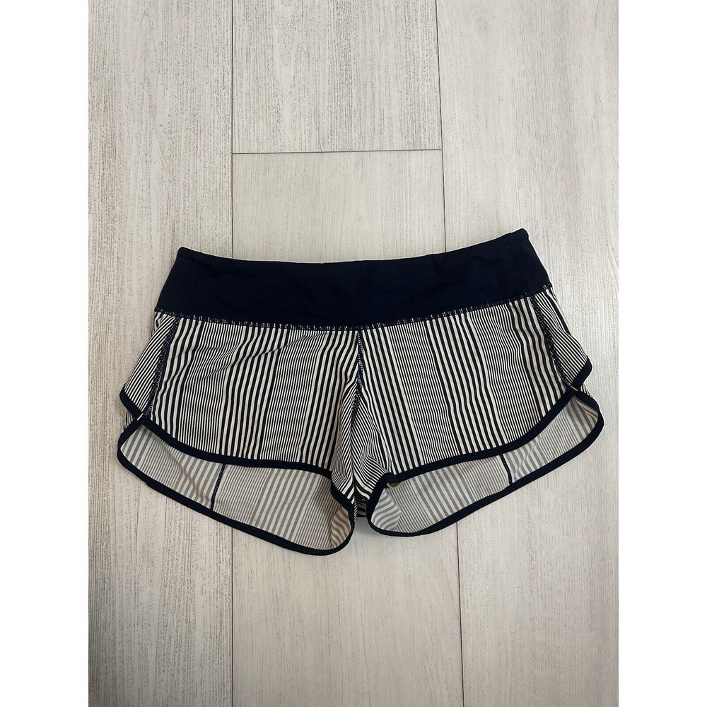 Lululemon Speed Shorts Size 6 Wet Dry Warm‎ - Striped - Blue / White